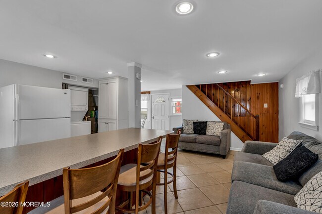 Building Photo - 21 Peterson Ln