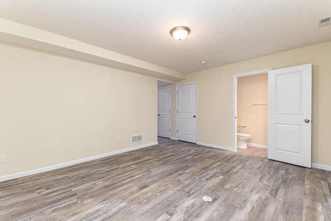 Building Photo - 487 S Arlington Rd