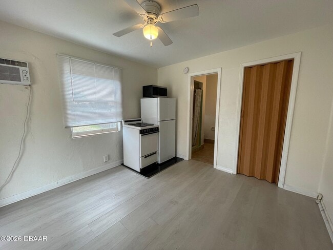 Building Photo - 3226 S Atlantic Ave