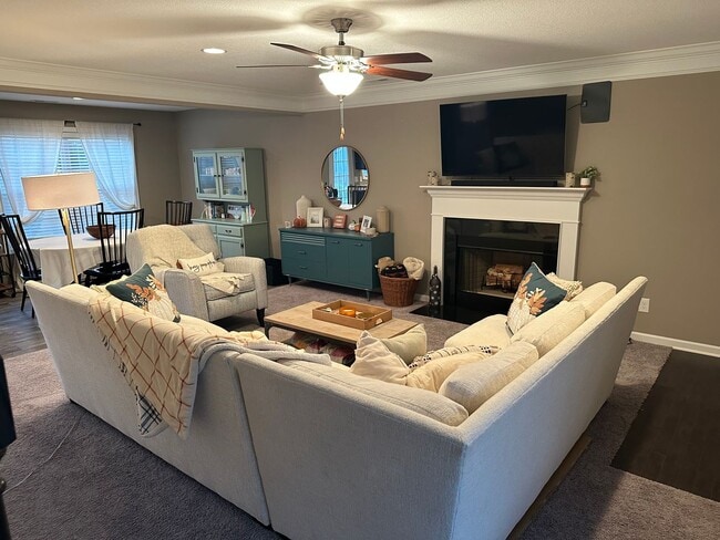 Building Photo - Maryville 37803 - 3 bedroom, 2.5 bath home - Contact Tanner Fee (865) 850-5103