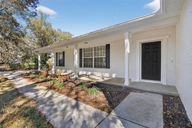 Building Photo - 11304 Balm Riverview Rd