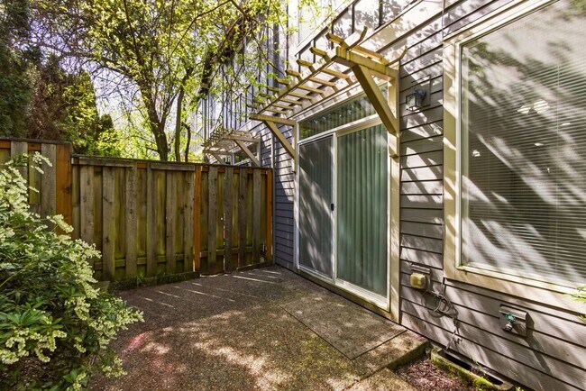 Building Photo - 2322 NW 168th Pl