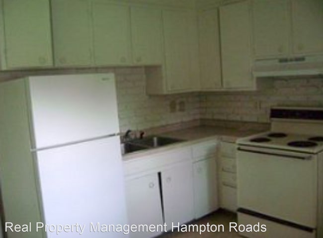 Building Photo - 3 br, 1 bath House - 236 Woodview Avenue