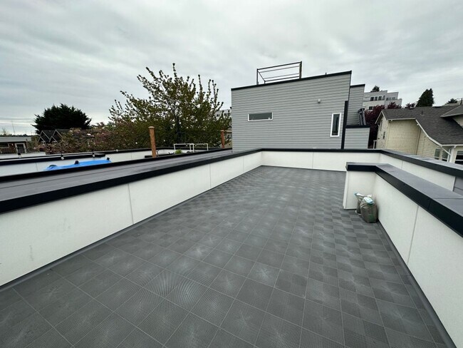 Building Photo - 3Bd/3.25Ba Seattle House