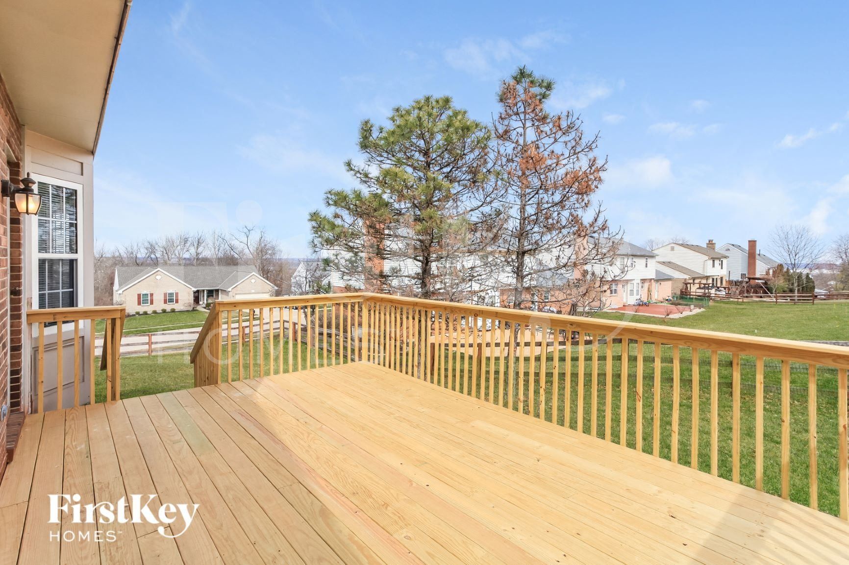 Building Photo - 3359 Woodside Dr