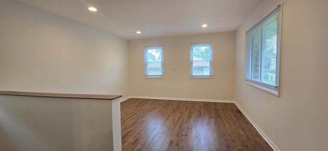 Building Photo - 8607 N Osceola Ave