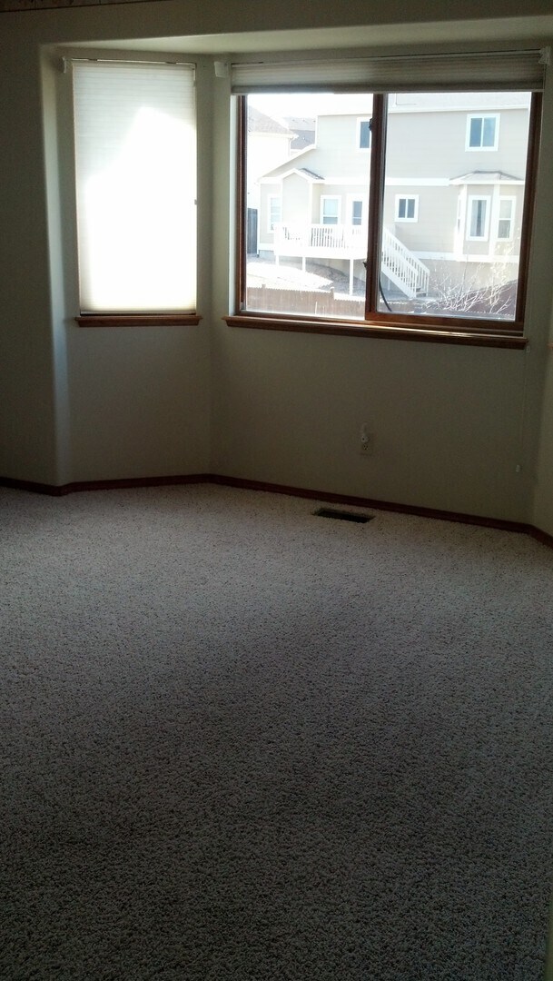 Building Photo - Ranch Style Home w/ Finished Basement