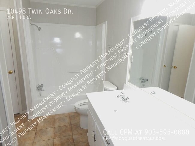 Building Photo - 10498 Twin Oaks Dr