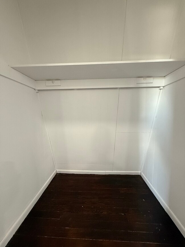 Building Photo - 438 Neville St