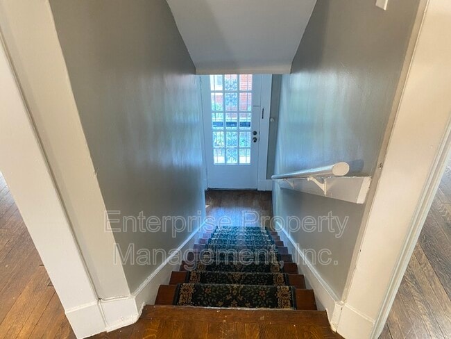 Building Photo - 276 Garland St