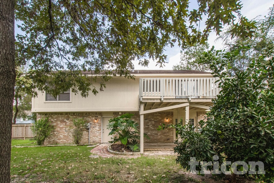 Building Photo - 8610 Pine Shores Dr