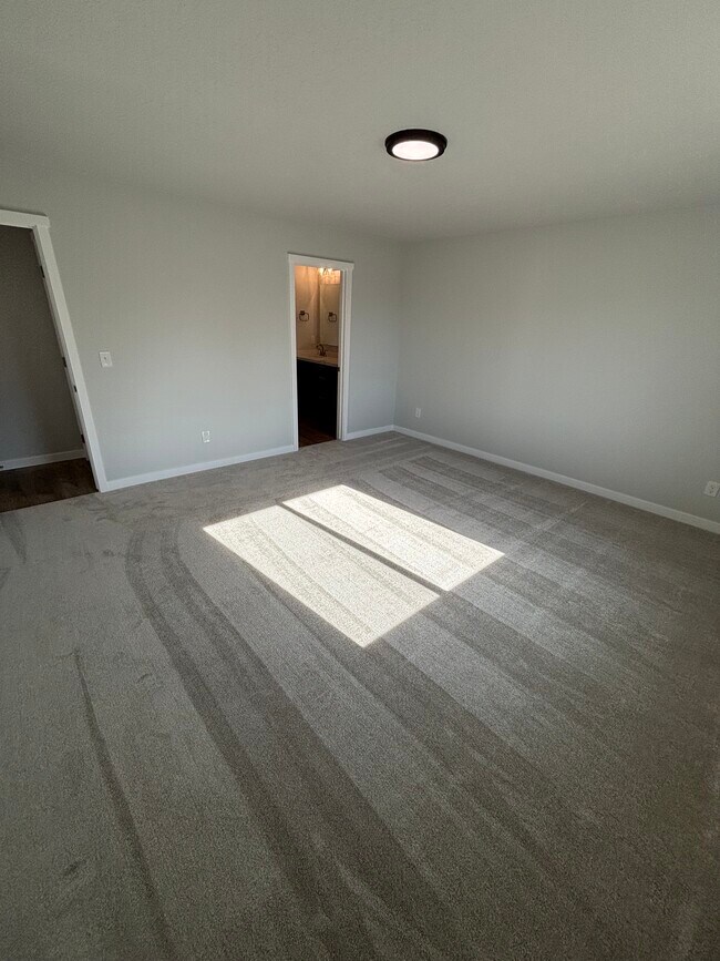 Building Photo - 5210 Endicott Dr