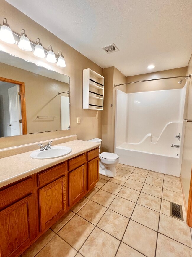 Building Photo - 359 Mt Branson Dr