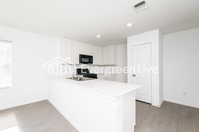 Building Photo - 12520 Huntington Rdg Wy