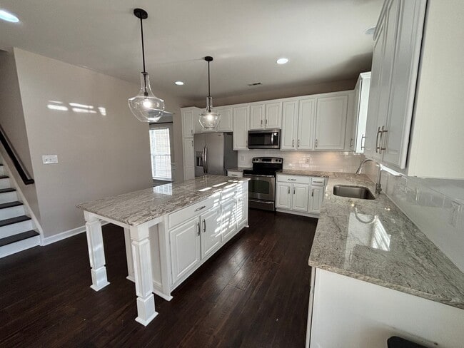 Building Photo - Stunning 5-Bedroom House near Stallings with Fenced in Yard