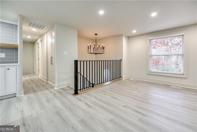 Building Photo - 3254 Newcastle Way