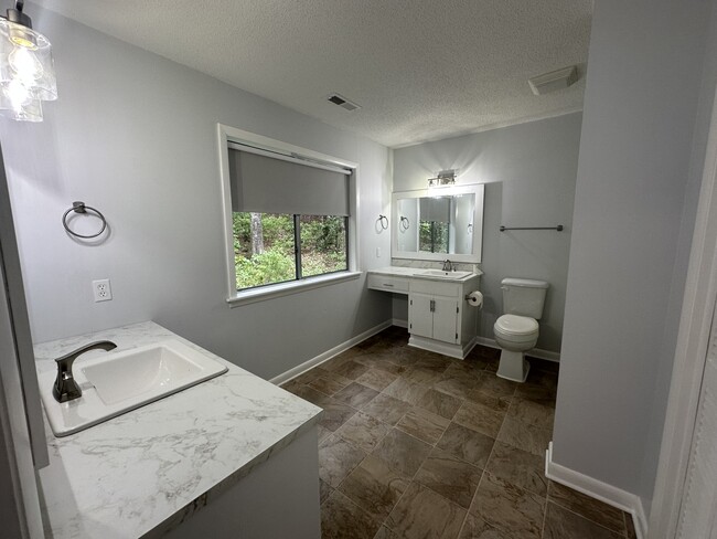 Building Photo - 112 Choctaw Dr