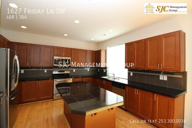 Building Photo - 1627 Friday Ln SW