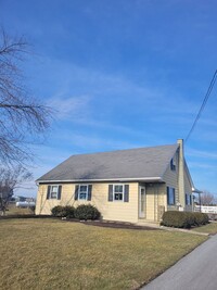 Building Photo - 4 Bedroom home in a rural setting