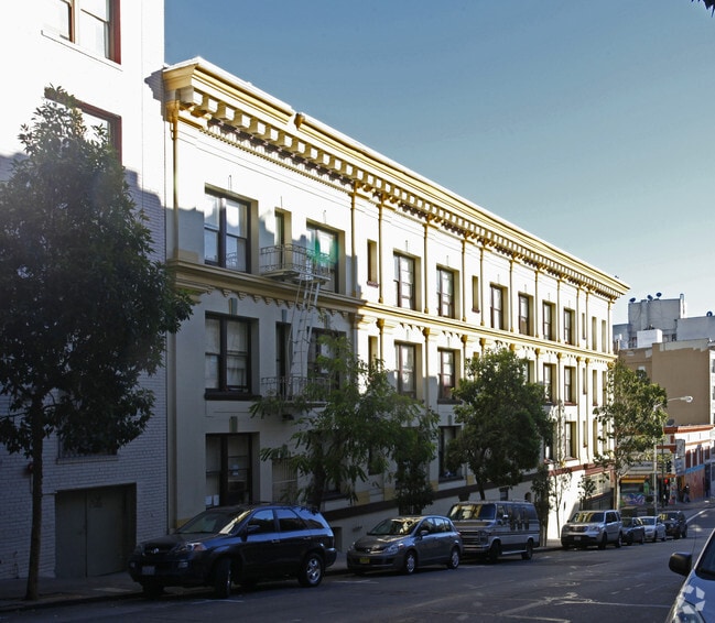 Building Photo - Arlington Hotel