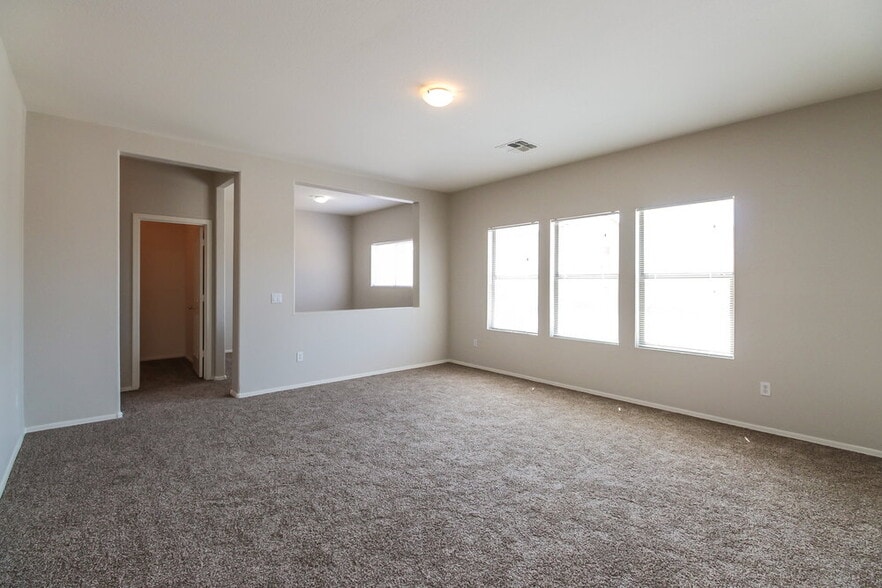 Building Photo - 2413 W Chipman Rd