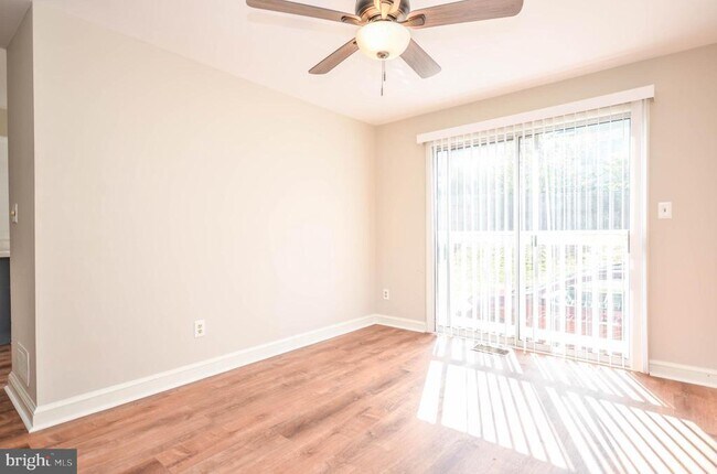 Building Photo - 9107 Lindale Dr