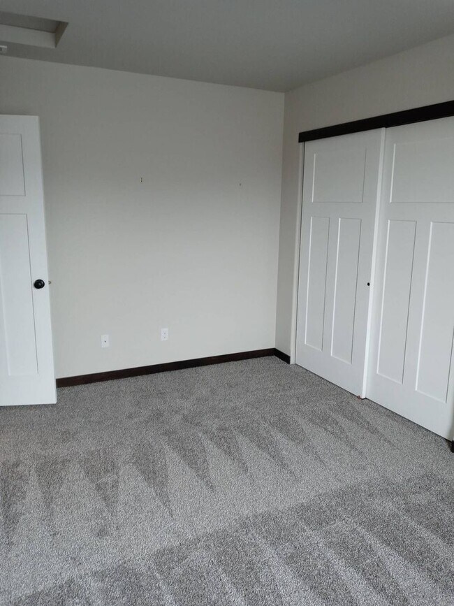 Building Photo - Beautiful Brand New Post Falls Home on the Prairie