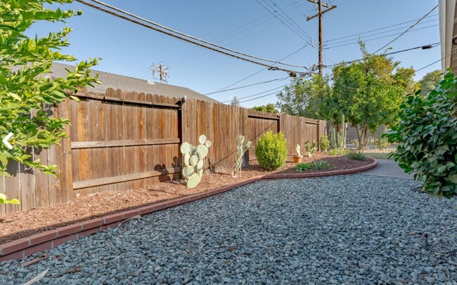 Building Photo - 5484 Riverside Blvd