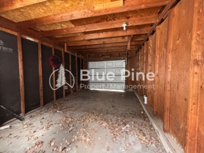 Building Photo - 1475 S Emerson Ave