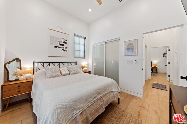 Building Photo - 358 N Bronson Ave