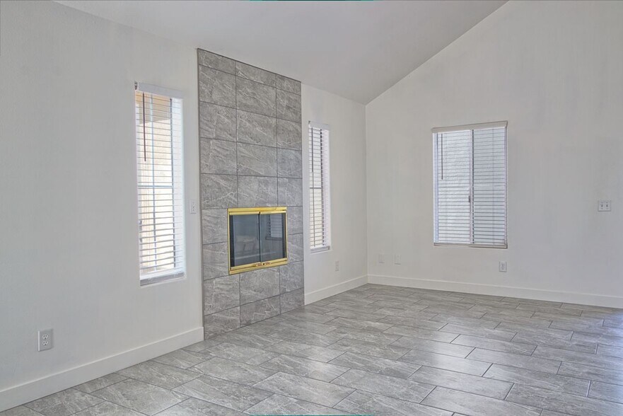 Building Photo - 73969 Olive Ct