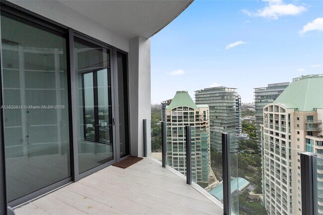 Building Photo - 2831 S Bayshore Dr