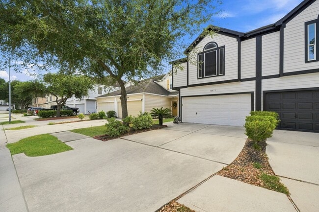 Building Photo - 16551 Pentonshire Ln