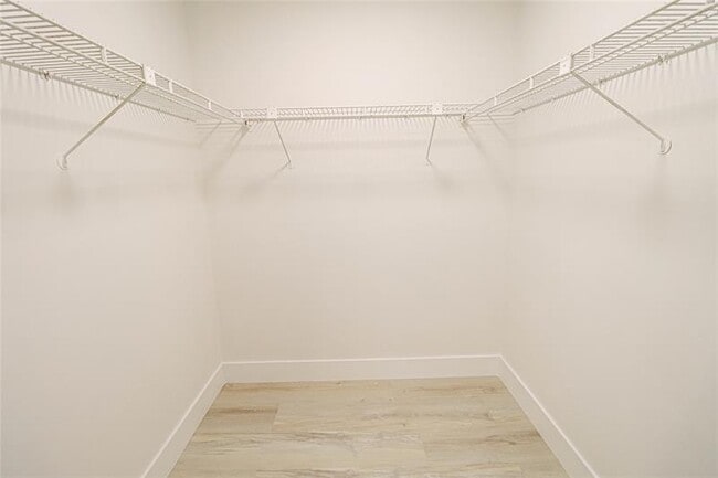 Building Photo - 4007 N Cypress Dr