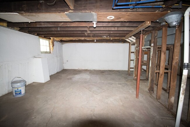 Building Photo - Cute Central Columbia Home