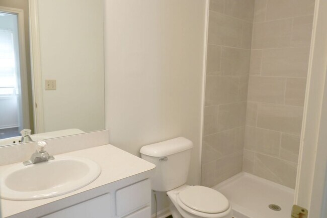 Building Photo - 4391 Archer Rd