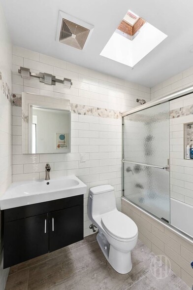 Building Photo - 334 W 89th St