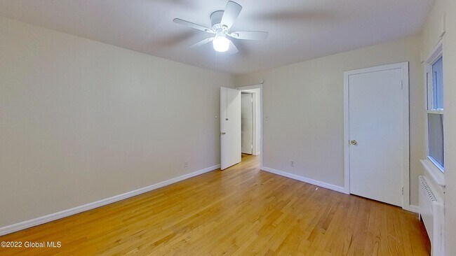 Building Photo - 31 Parkwood St