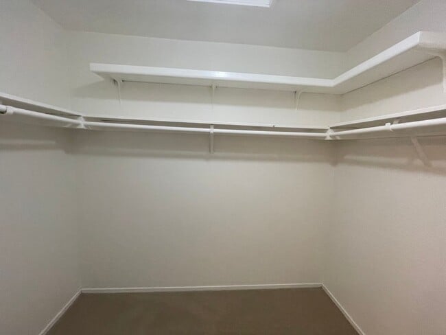 Building Photo - 1033 Fontana Dr