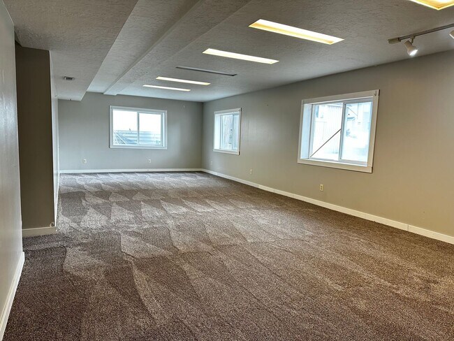 Building Photo - Great Home Available in Lehi!