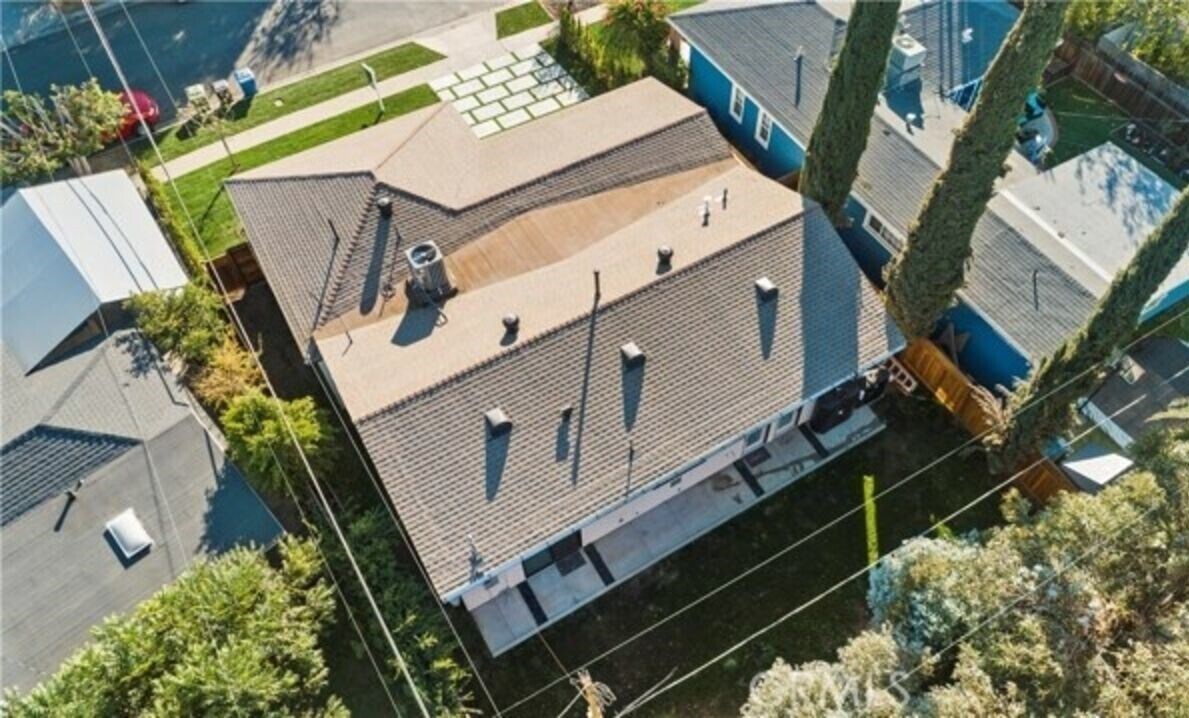 Building Photo - 17601 Rhoda St