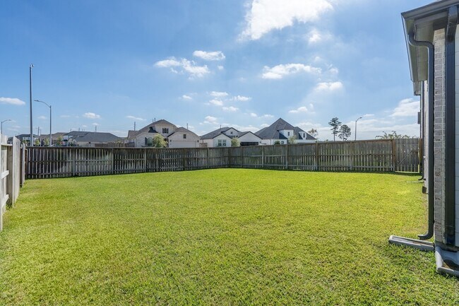 Building Photo - 13210 Wood Leaf Pk