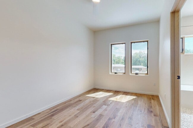 Building Photo - North Valley Fabulous 2018/sf 2 Bedroom  2.5 Bath  with Garage