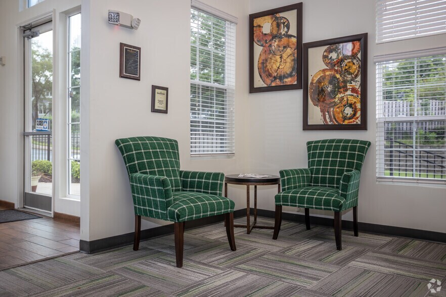 Leasing Office - Walden Station Apts