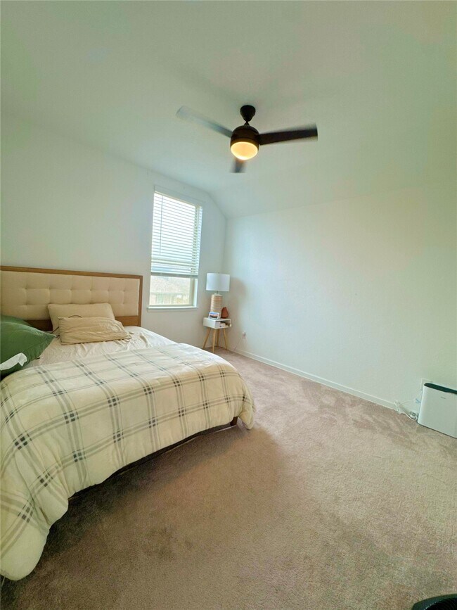 Building Photo - 4015 Champlain Wy