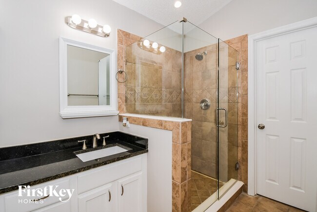 Building Photo - 13990 Summer Breeze Dr