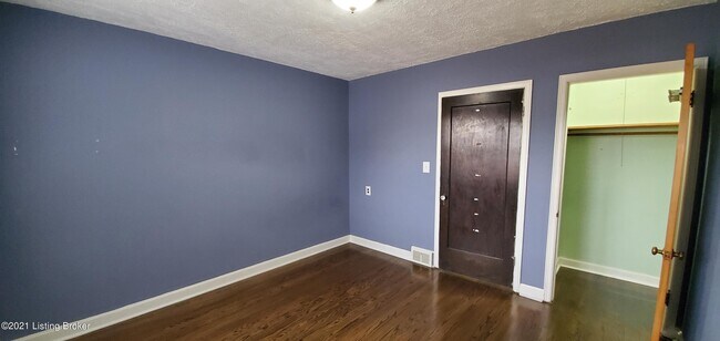 Building Photo - 3013 Wellbrooke Rd