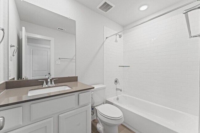 Building Photo - 16514 Lake Austin St