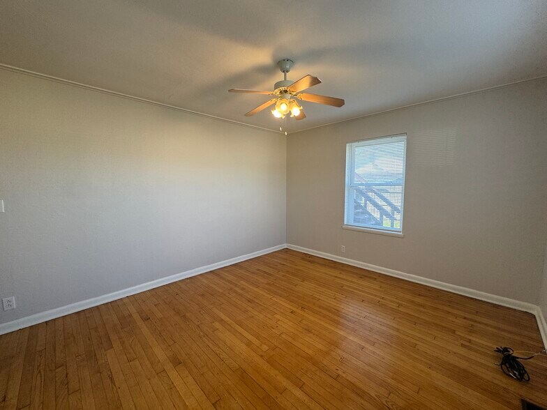 Building Photo - 6007 NW 32nd St