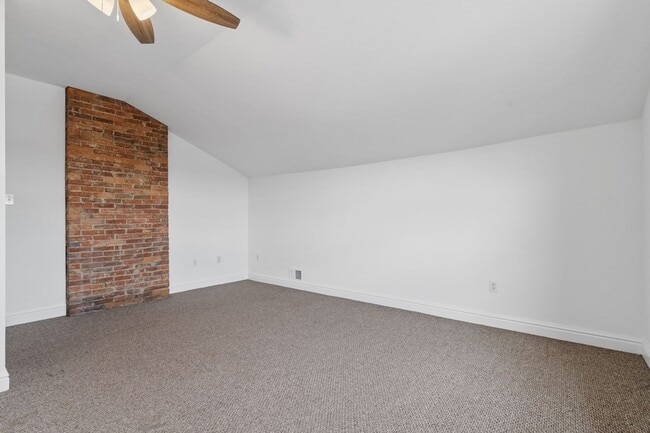 Building Photo - 2304 1/2 E Carson Street